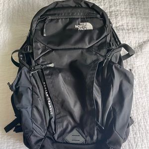 The North Face Router Transit Backpack TNF Black